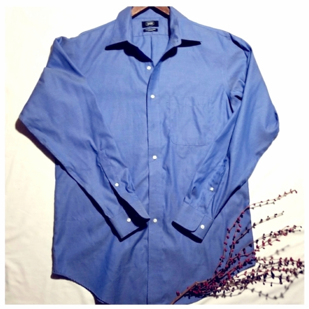 Berkley Jensen blue long-sleeve button down shirt